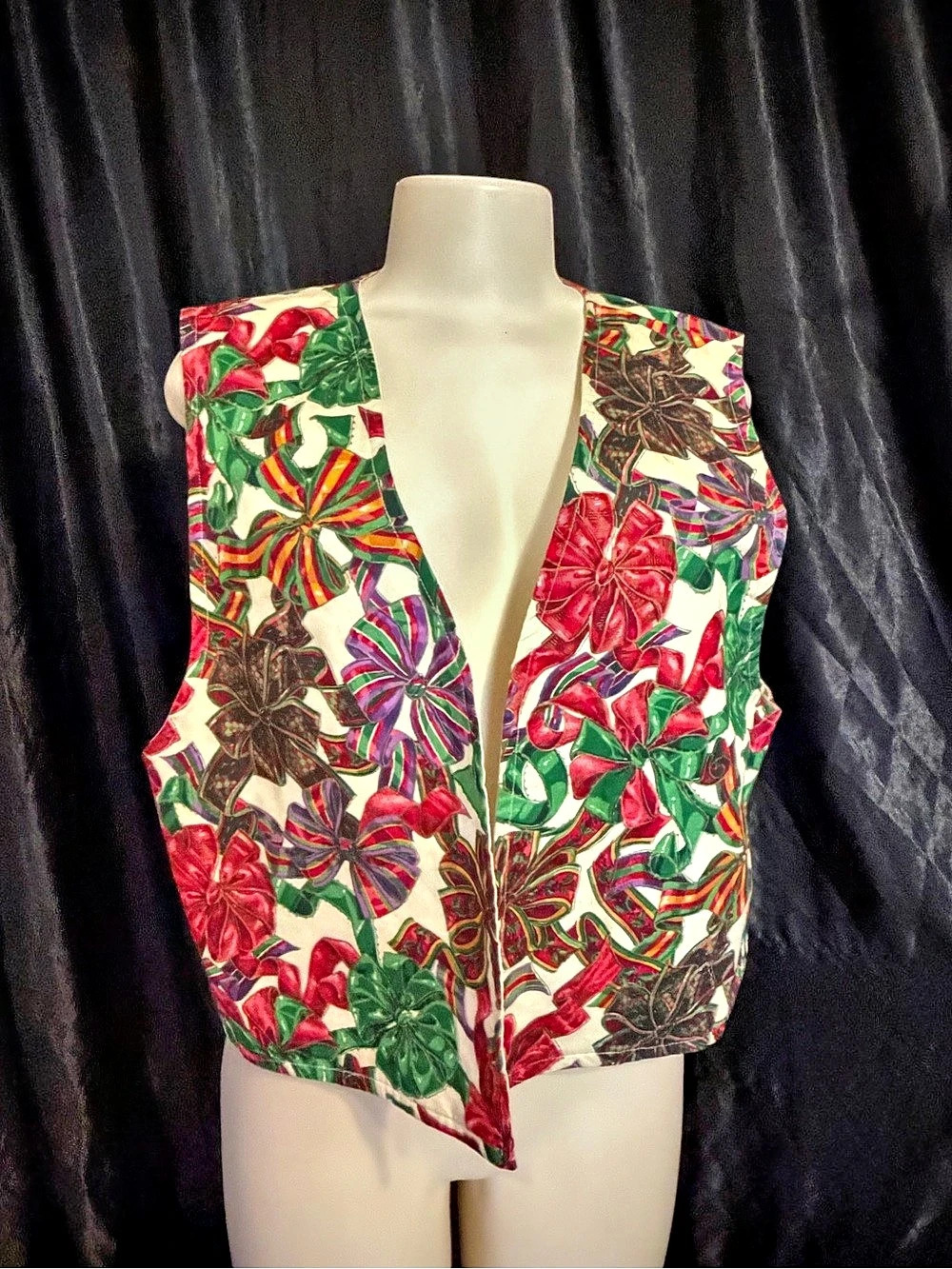 Floral Christmas Vest in Red & Green Like New